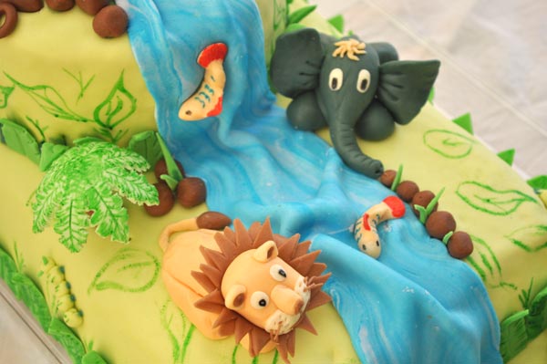 cakes for boys 2nd birthday. jungle cake lion elephant